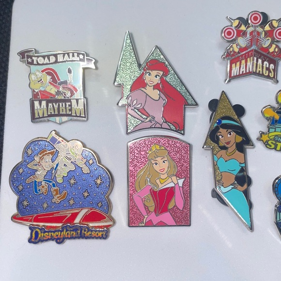 Custom Disney Pin bundle for @islandnami - Picture 3 of 6